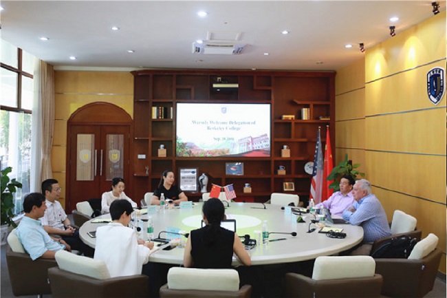 美国柏克�?1.jpg 美国柏克�?1.jpg